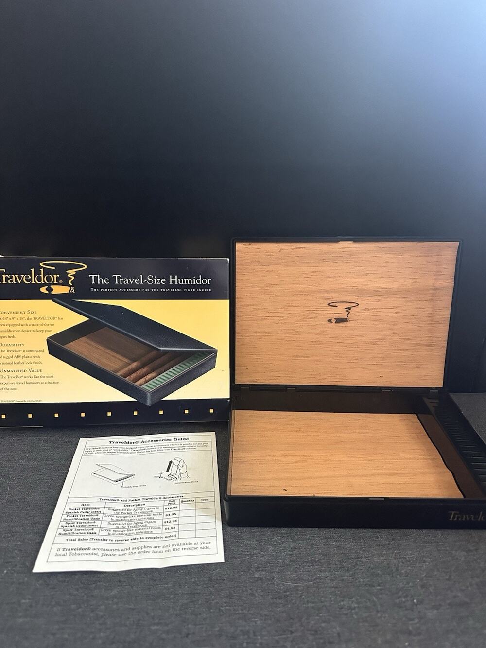 Vintage 1990s Traveldor Travel Cigar Humidor Made USA Original Box Cedar